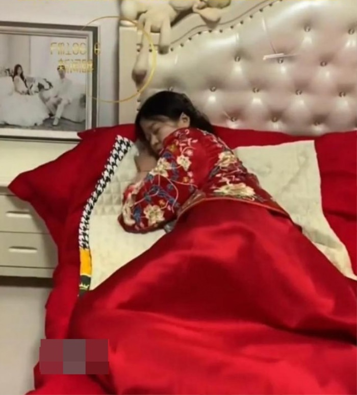 Đêm tân hôn mẹ chồng mang vào phòng một mảnh vải trắng, con dâu 'chết lặng' trước yêu cầu Ảnh 3