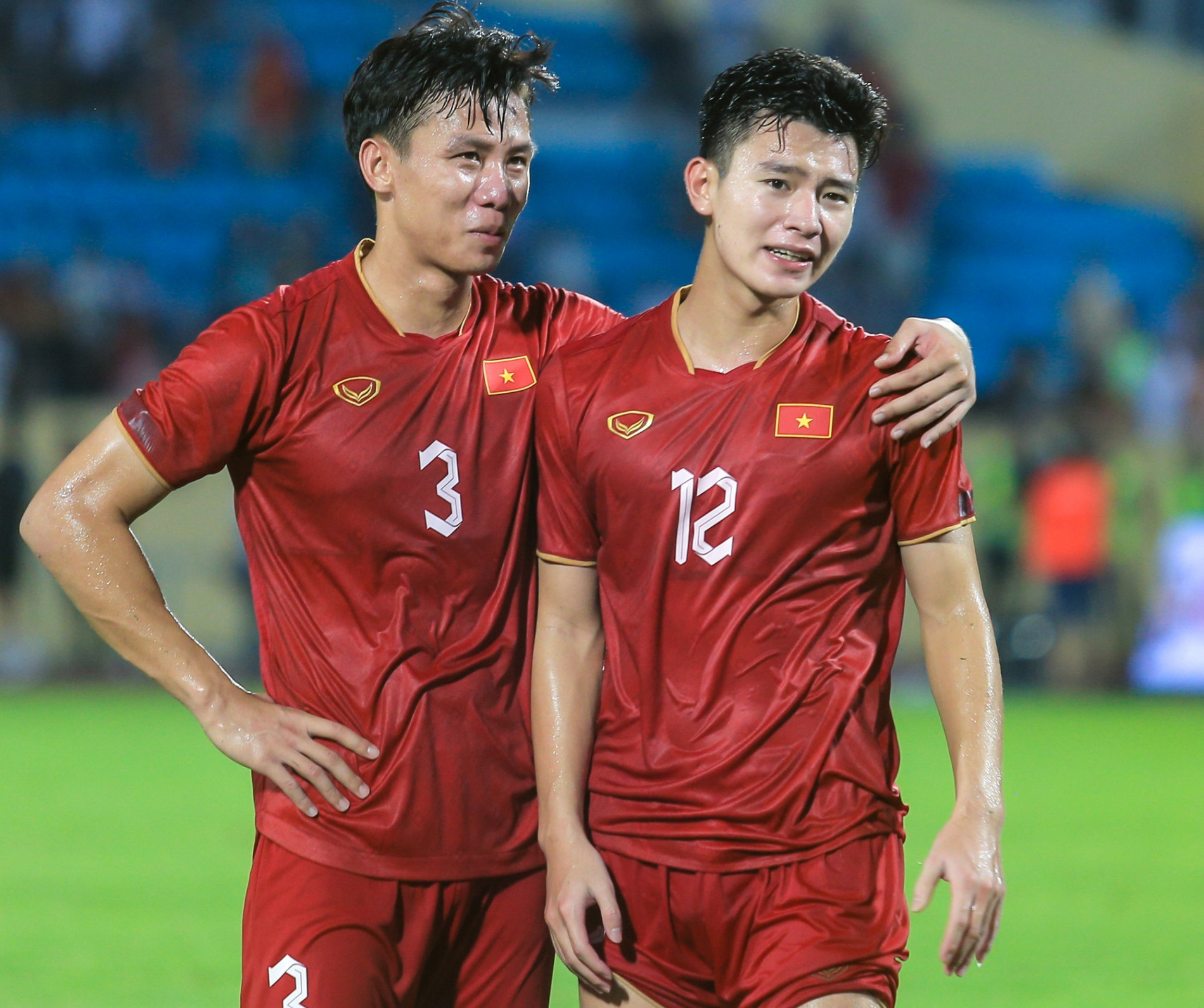 Tiền vệ U23 được đàn anh tận tình chỉ bảo trong lần đầu khoác áo ĐT Việt Nam - Ảnh 6.