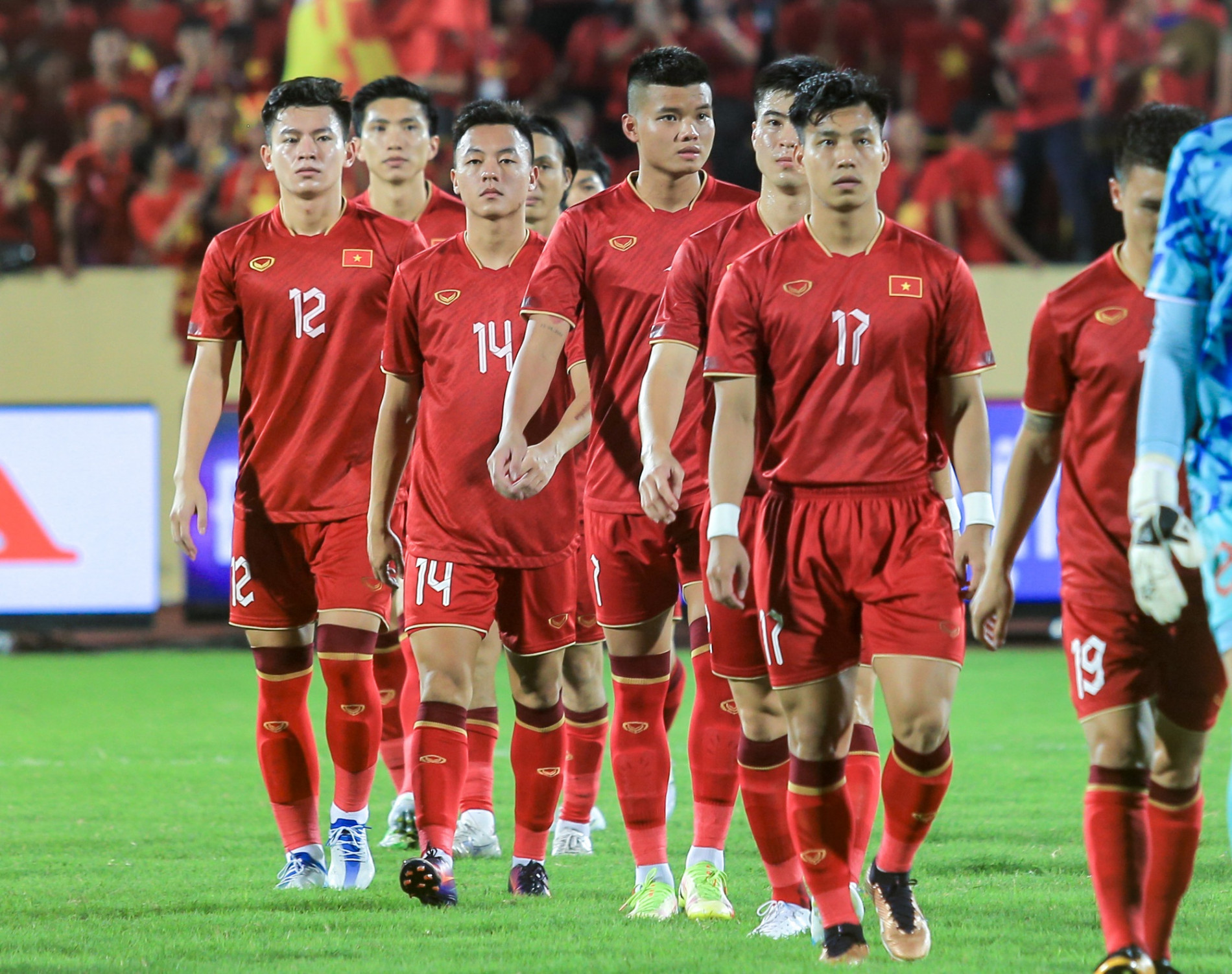 Tiền vệ U23 được đàn anh tận tình chỉ bảo trong lần đầu khoác áo ĐT Việt Nam - Ảnh 10.