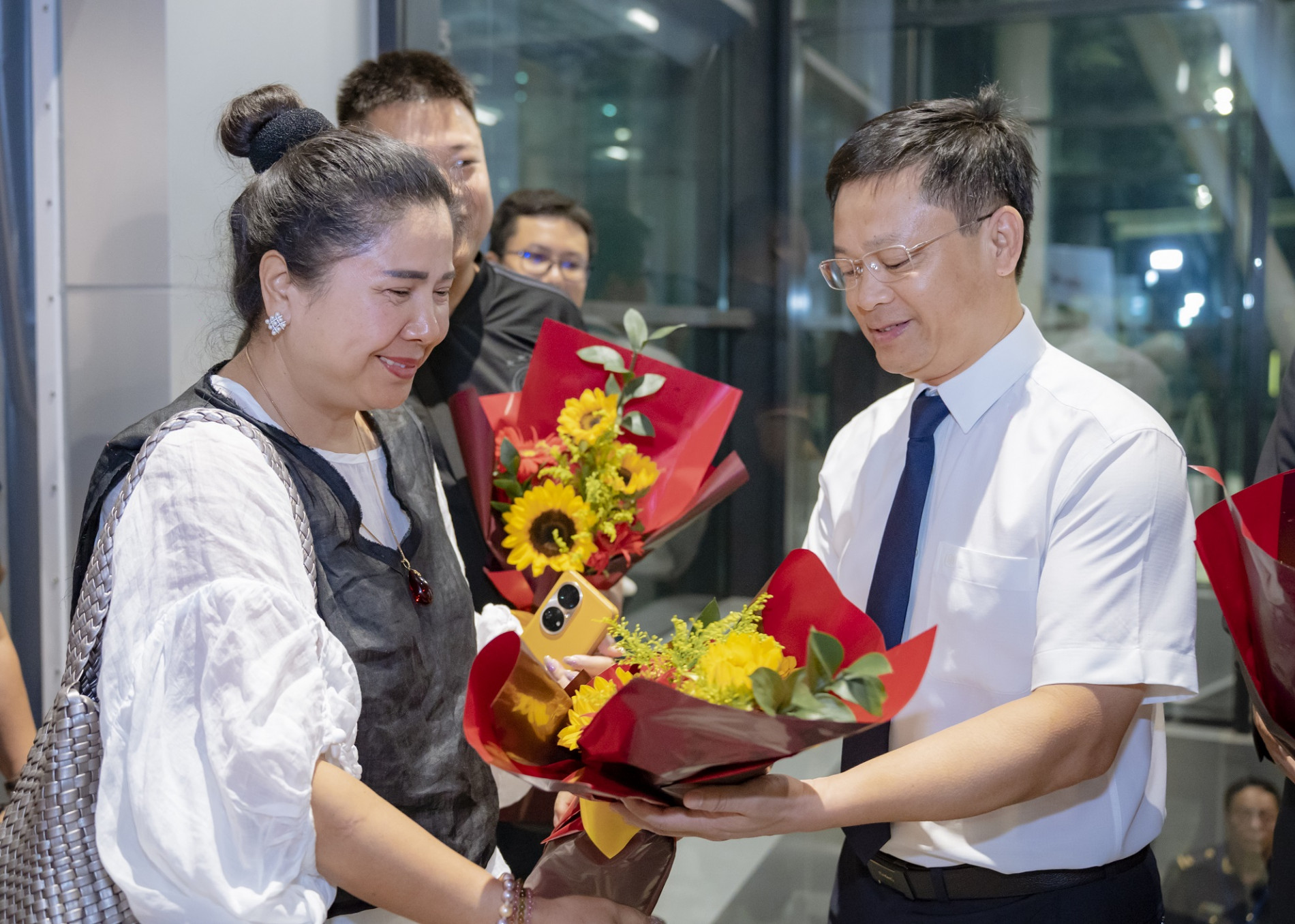 Nhà ga T2 - Cảng Hàng không quốc tế Phú Bài đón chuyến bay quốc tế đầu tiên - Ảnh 2.