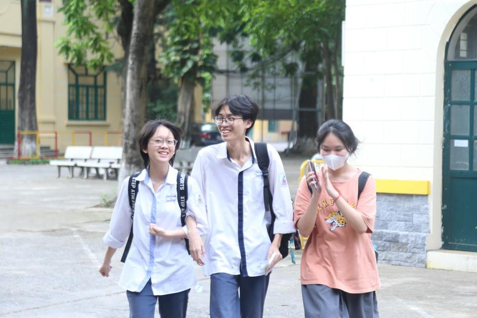 Công nhận cả 02 đáp án với một câu hỏi tiếng Anh tại Kỳ thi tốt nghiệp THPT
