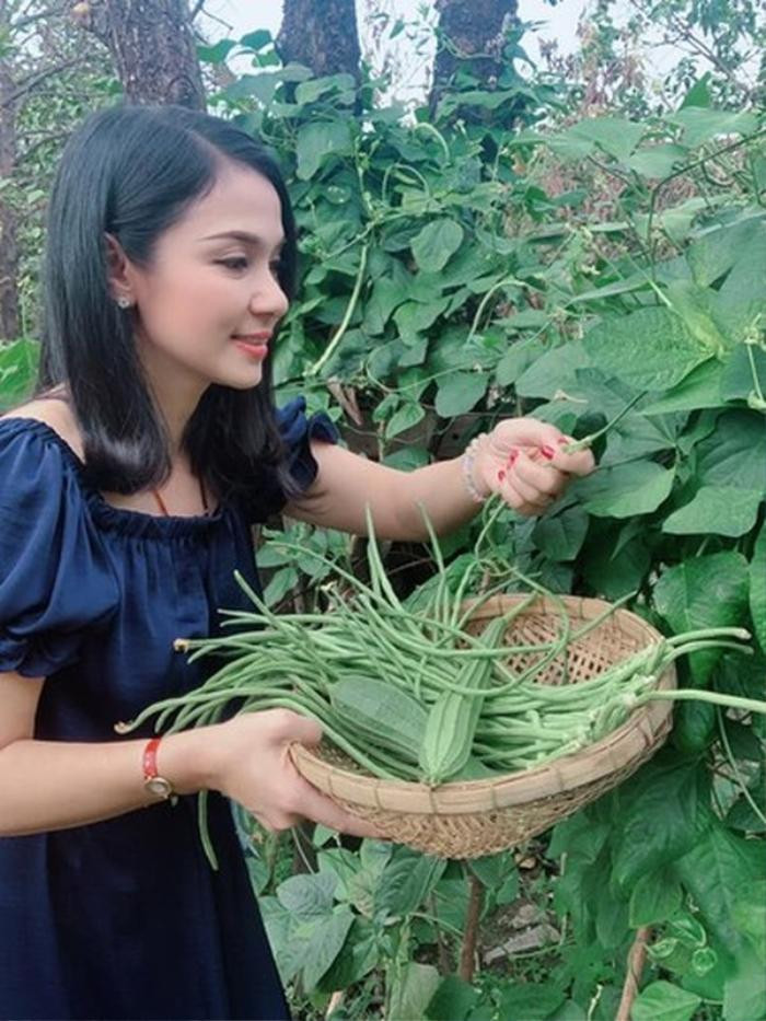 Bị nghi ngờ được 'bao nuôi', Việt Trinh 'nổi đoá' vén màn danh tính 'nửa kia' Ảnh 1