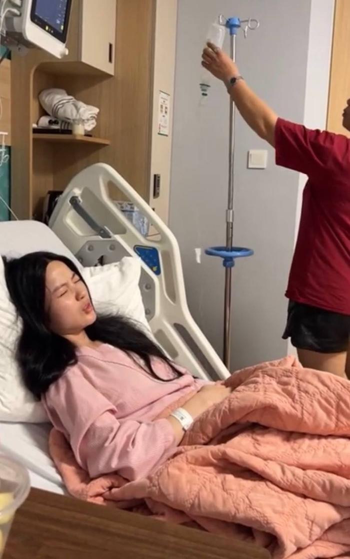 Bạn gái Quang Hải lộ gương mặt xanh xao, đau đớn trên giường bệnh Ảnh 3
