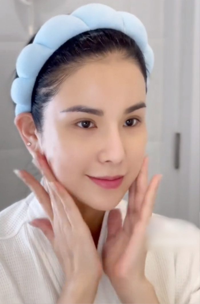 Mặt mộc dàn sao sinh năm 1989: Diệp Lâm Anh đánh bại Phương Oanh - Quỳnh Thư Ảnh 1
