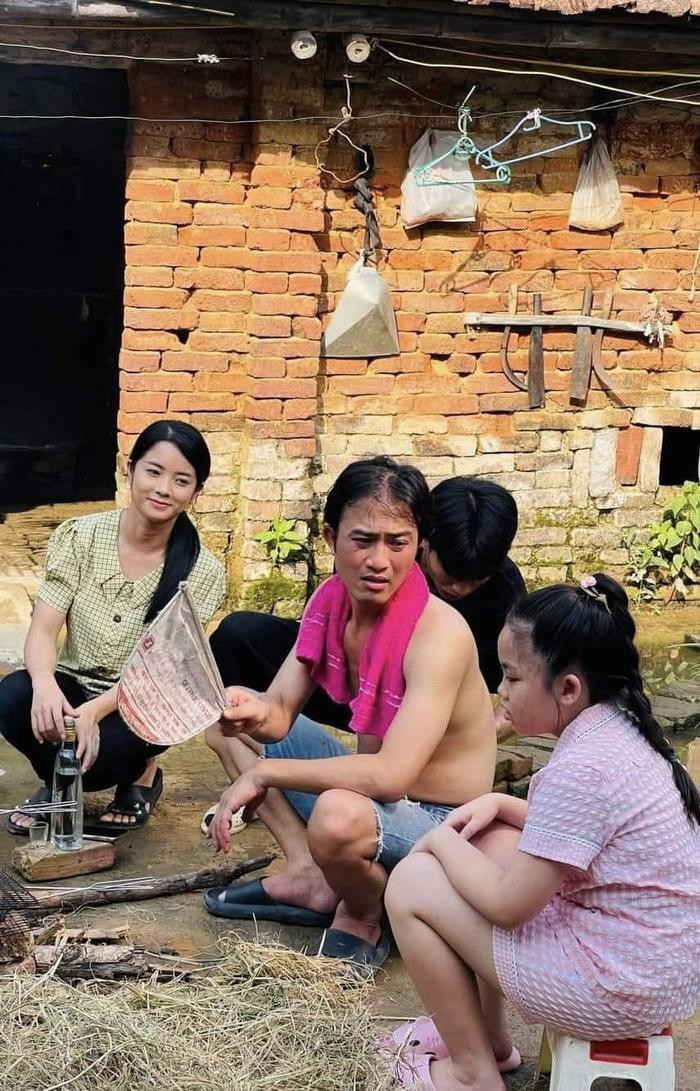 Doãn Quốc Đam - Duy Hưng gây sốt với tạo hình lạ hoắc trong phim mới Ảnh 4