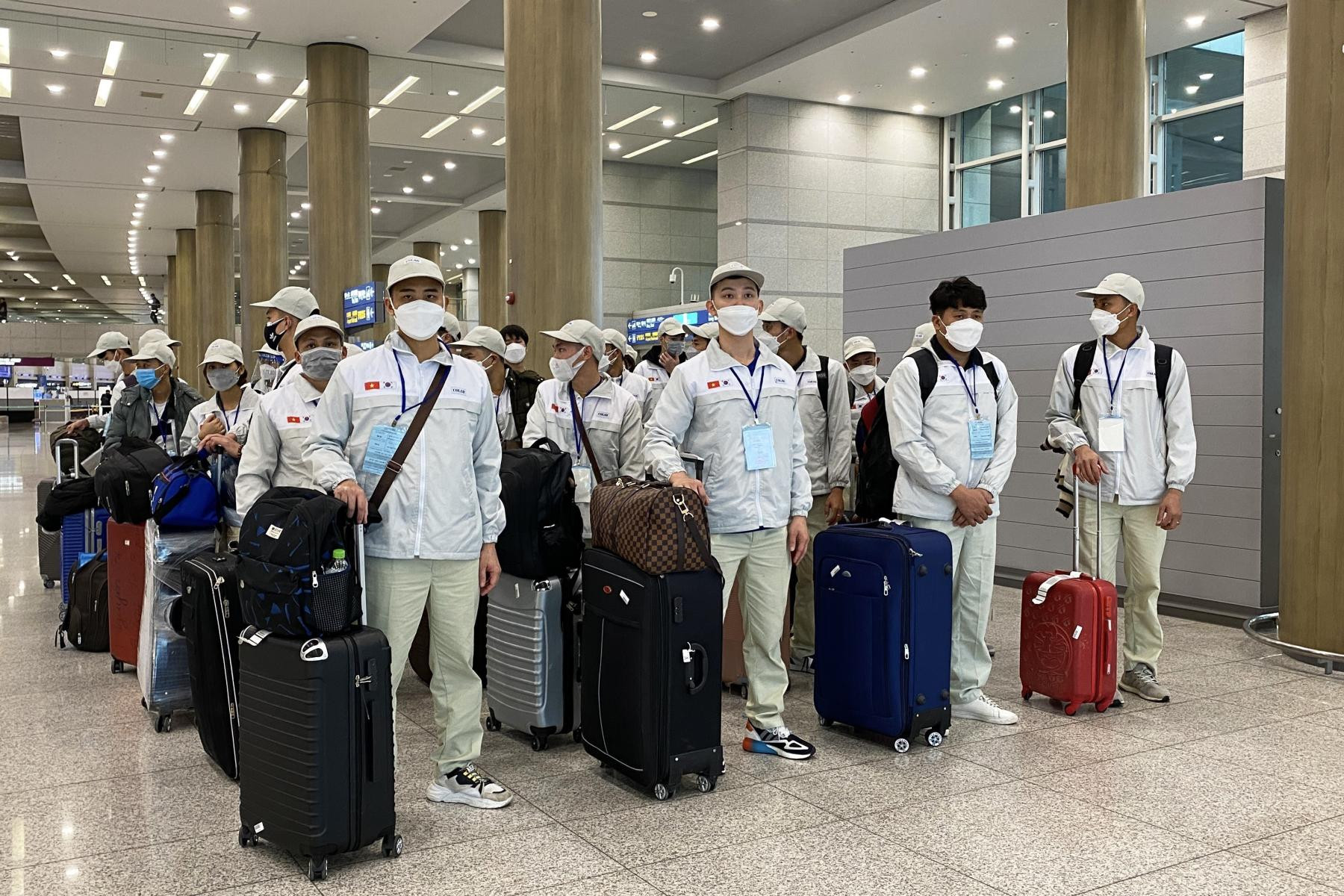 Đề xuất sửa đổi quy định về người lao động Việt Nam đi làm việc ở nước ngoài theo hợp đồng