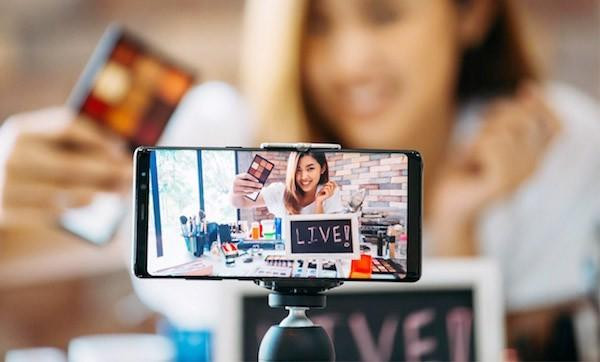 Đề xuất chỉ mạng xã hội được cấp phép mới được livestream