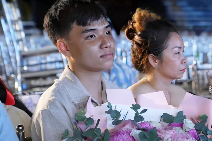 Netizen sợ tình yêu của Ý Nhi và bạn trai 6 năm sẽ sớm tan, tự dưng buồn ngang! Ảnh 3