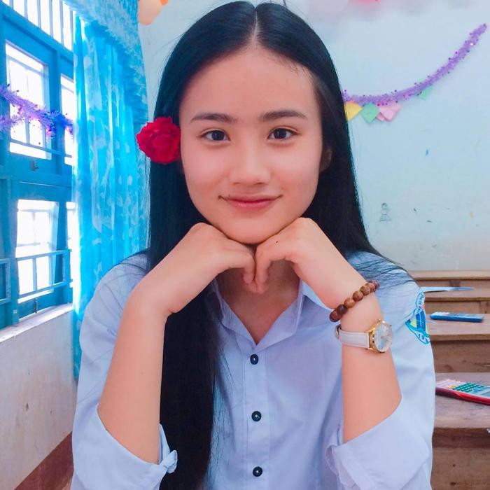 Ý Nhi xinh như hoa hậu từ thuở học sinh, hỏi sao bạn trai yêu đến 6 năm Ảnh 1