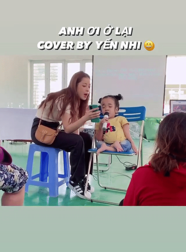 Chi Pu bị 'đào' lại khoảnh khắc ca hát cùng bé gái, dân mạng có phản ứng bất ngờ Ảnh 1