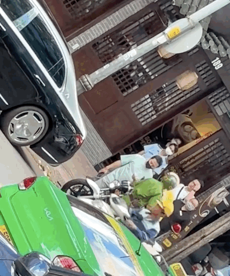Rầm rộ hình ảnh Trấn Thành bị công an lập biên bản, có liên quan đến tài sản Ảnh 3