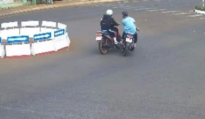 Giao xe máy cho con trai 15 tuổi, cha già bàng hoàng trước tin dữ Ảnh 1