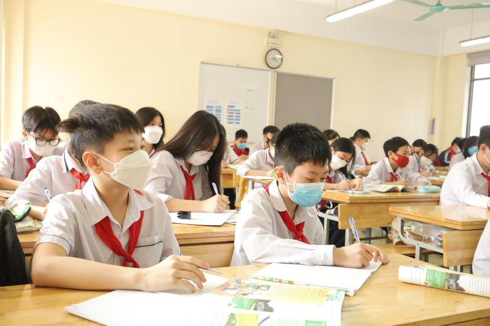 Chậm nhất ngày 19/8, các trường tại Hà Nội phải công khai quy trình giải quyết thủ tục chuyển trường trên cổng điện tử
