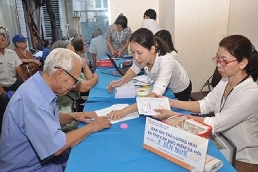 Lưu ý đối với cán bộ hưu trí khi nhận lương tháng 8