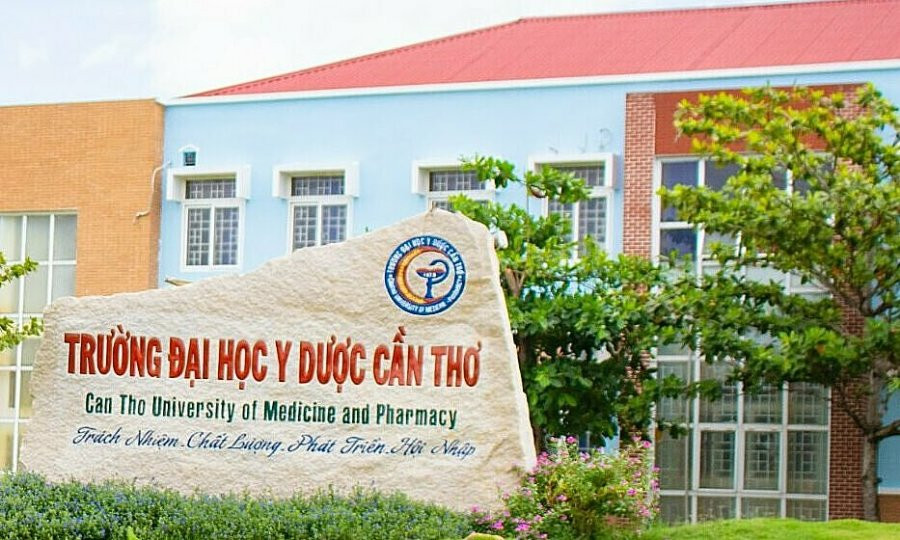 2 trường y đầu tiên ở khu vực phía Bắc và Nam công bố điểm chuẩn: Cao nhất 26,25! - Ảnh 2.