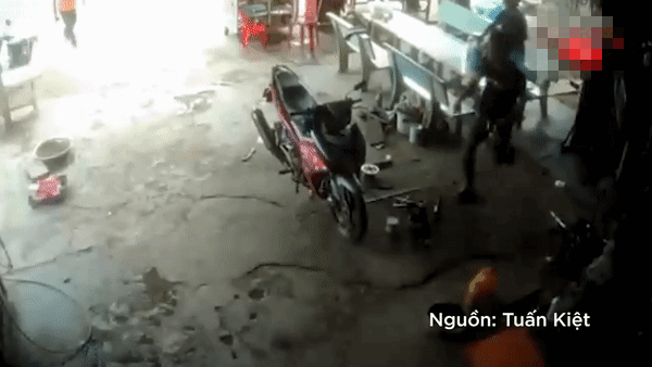 Nhân viên bỏ chạy khi ông chú bước vào tiệm, biết lý do ai nấy cũng cười ngất Ảnh 1
