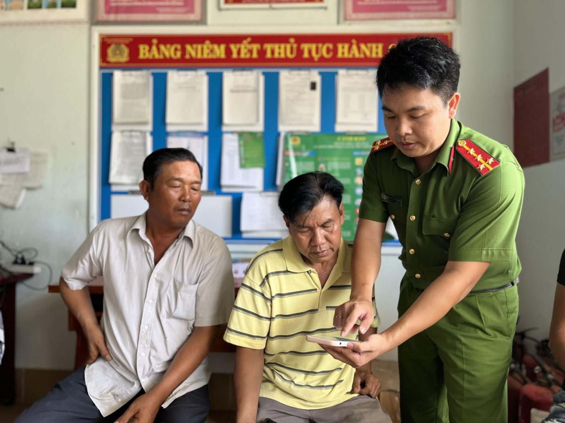 Cách tố giác tội phạm trên app định danh điện tử VNeID
