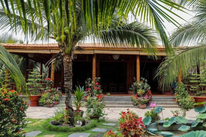 Đã mắt chiêm ngưỡng biệt phủ được xây từ 4000 cây dừa của lão nông miền Tây Ảnh 2
