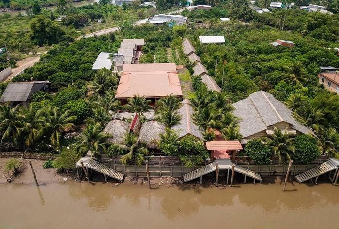 Đã mắt chiêm ngưỡng biệt phủ được xây từ 4000 cây dừa của lão nông miền Tây Ảnh 1