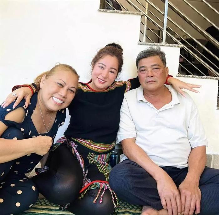 Siu Black làm đám cưới với cựu cầu thủ bóng chuyền Ảnh 2