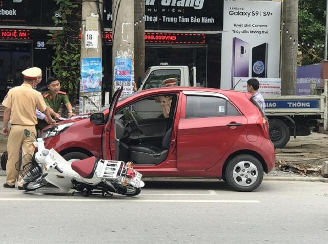 Vô ý mở cửa xe ô tô gây tai nạn giao thông xử lý thế nào?