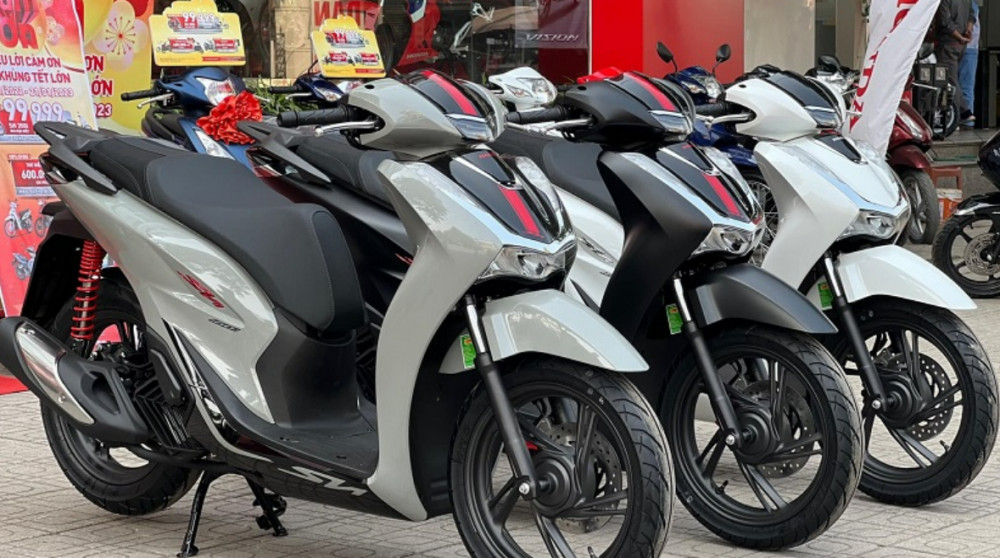 Giá xe máy Honda SH 2023 cuối tháng 2:
