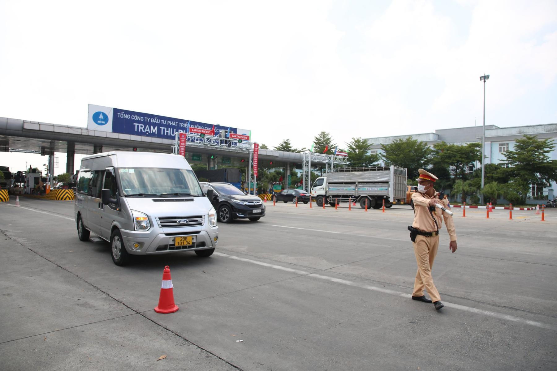 Khi nào CSGT được dừng xe trên cao tốc?