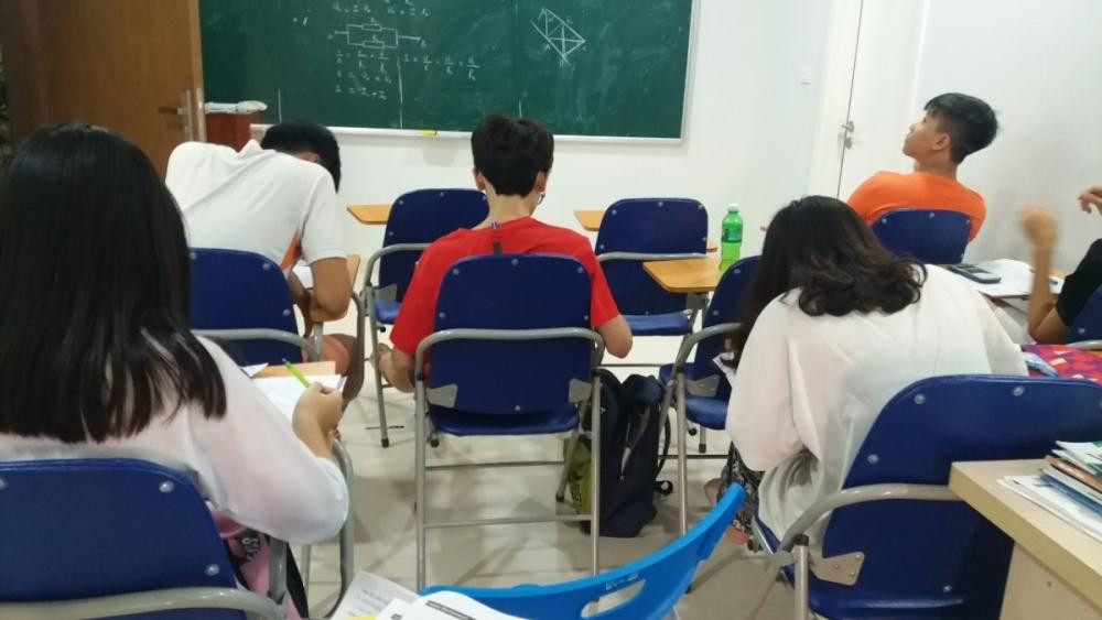 Nhiều địa phương ban hành lệnh cấm dạy thêm