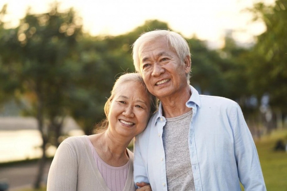 older_couple_smiling_on_walk_920x613.jpg