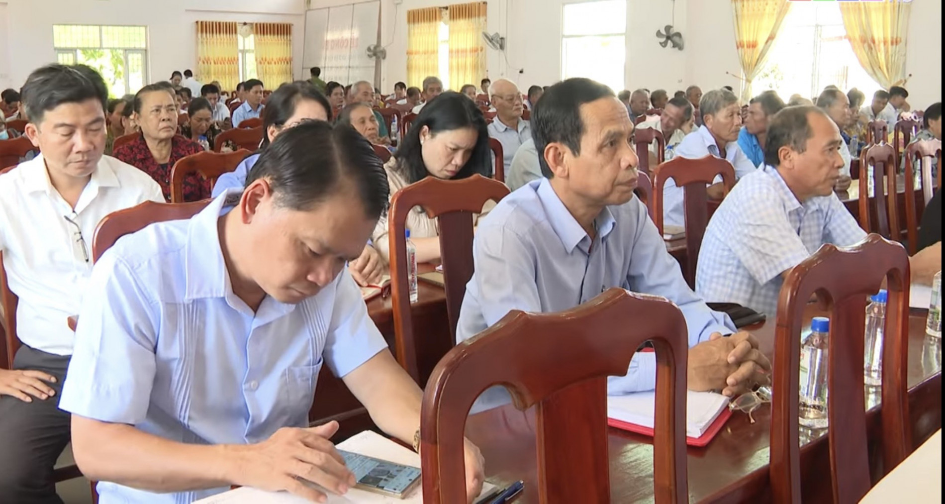 tiep-xuc-cu-tri-tra-vinh-3-1695952248.jpg