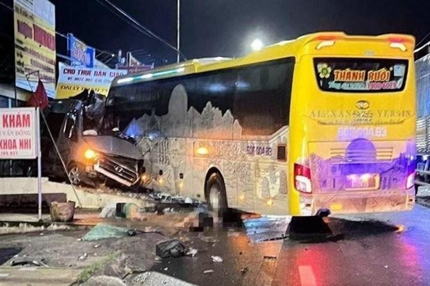 Để tài xế bị tước bằng lái xe gây tai nạn, nhà xe phải chịu trách nhiệm gì?