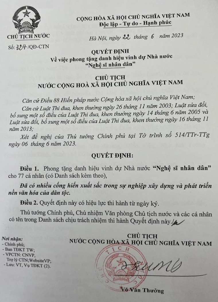 nsut-the-hien-don-nhan-tin-vui-1a-1696633297.jpg
