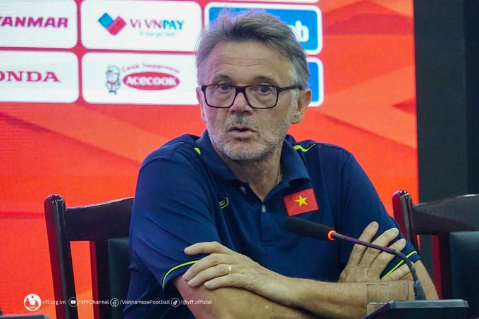 HLV Troussier nói lý do không gọi Văn Quyết, Công Phượng Ảnh 1