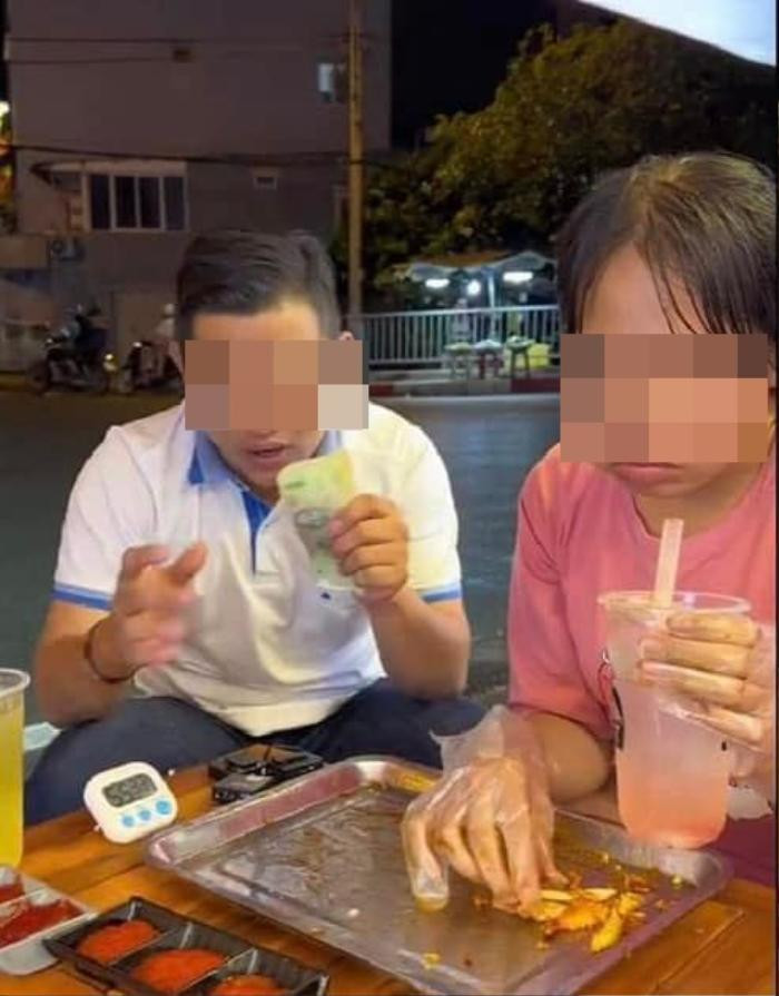 Bé gái thắng thử thách ăn 2 mâm gà, lời lẽ của chủ quán khiến dân tình bức xúc Ảnh 1