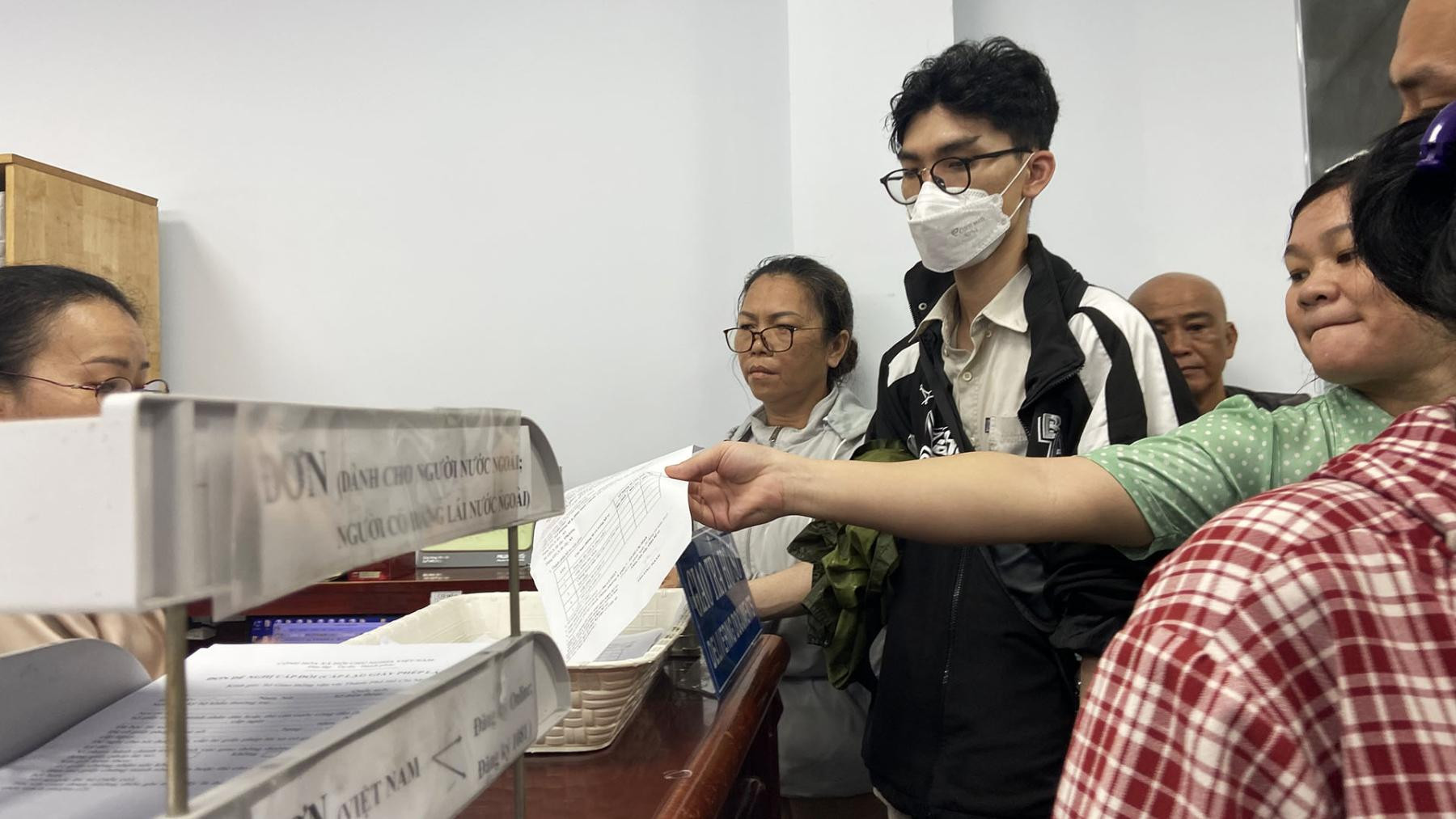 Hà Nội hướng dẫn các bước đổi bằng lái xe trực tuyến để giảm quá tải