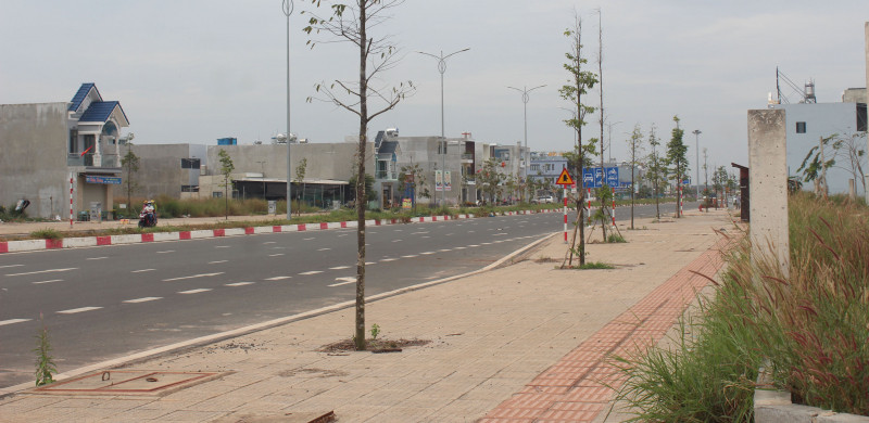 Bắt giam cán bộ Trung tâm phát triển quỹ đất, cán bộ địa chính xã - Ảnh 1.