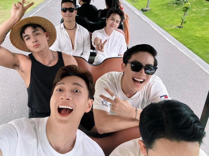 Dàn khách mời lên đồ đồng điệu trước giờ G đám cưới Puka - Gin Tuấn Kiệt, cả showbiz hội ngộ! Ảnh 7