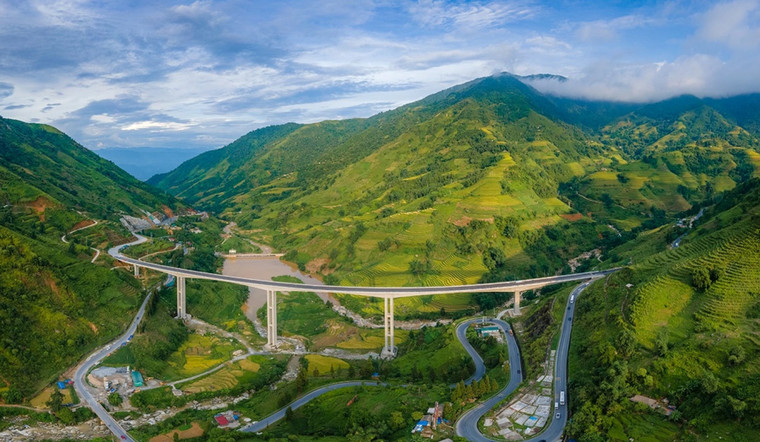 Rút ngắn khoảng cách từ TP Lào Cai lên Sapa nhờ dịch vụ thu phí không dừng ảnh 1