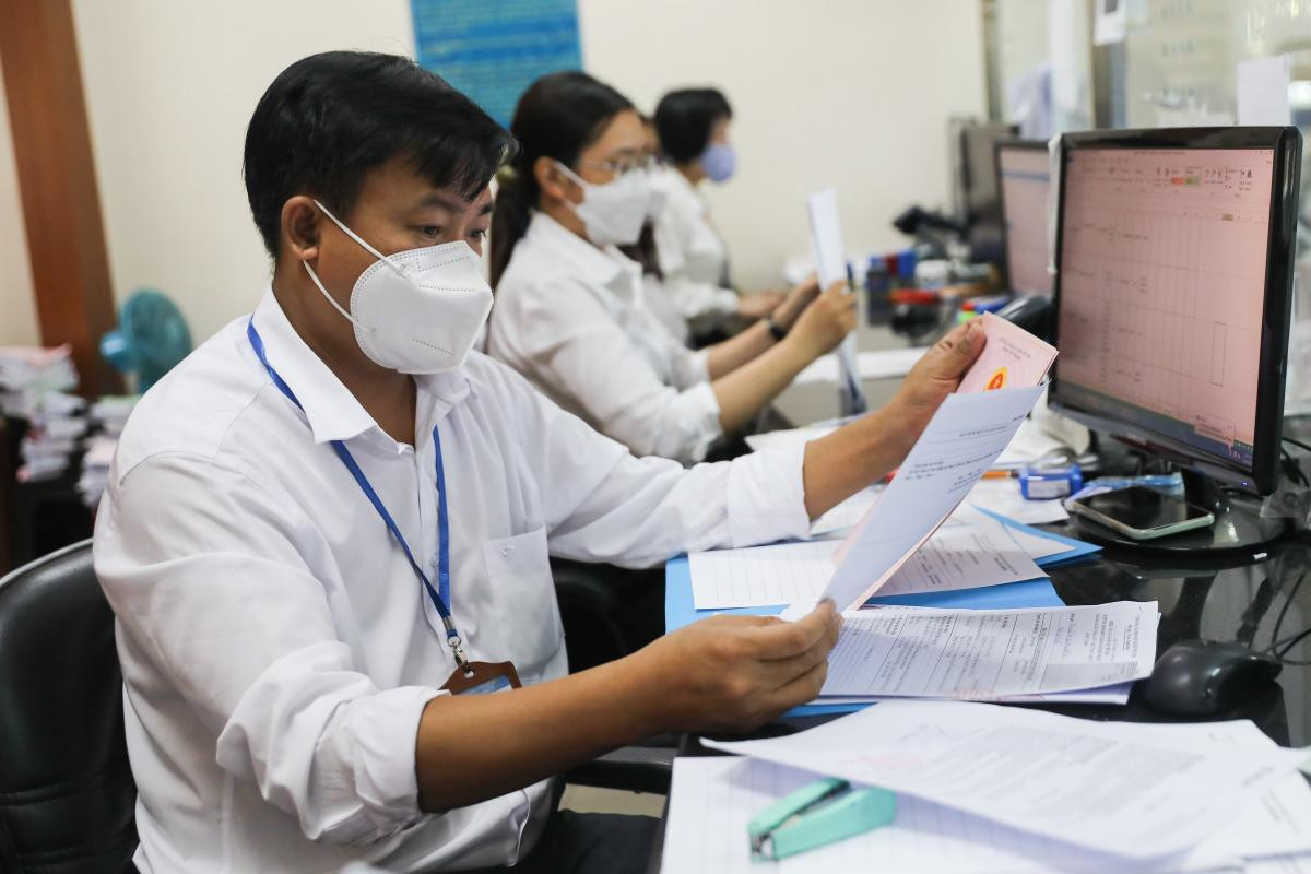 Điều kiện nâng lương thường xuyên của công chức, viên chức