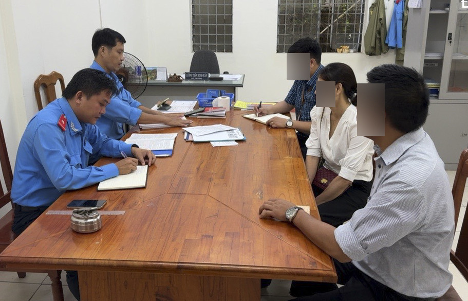 Phạt tài xế bị nữ du khách tố “chặt chém” giá cước gấp 2,5 lần - Ảnh 2.