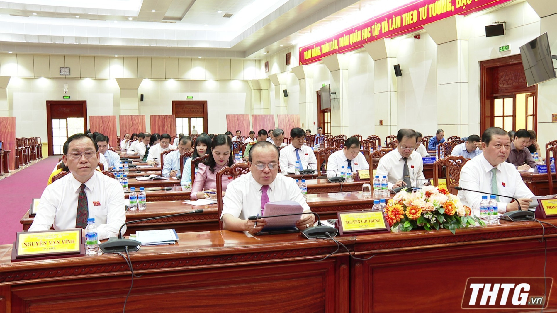 hdnd-tien-giang-chat-van-1701482137.jpg