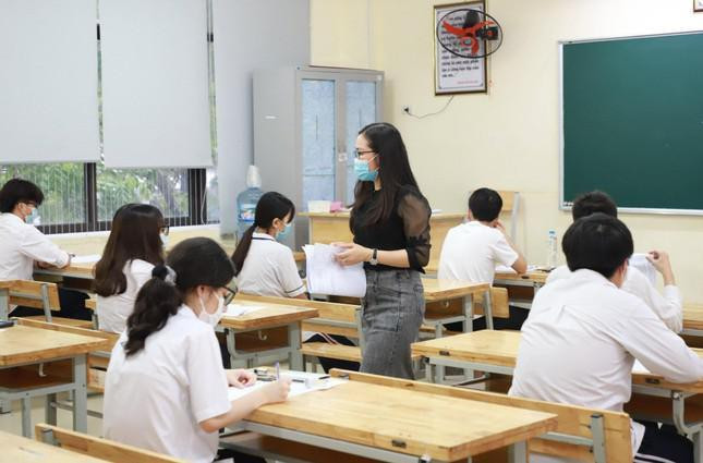 Thi tốt nghiệp THPT từ 2025: Thí sinh có được thi nhiều hơn 2 môn lựa chọn?