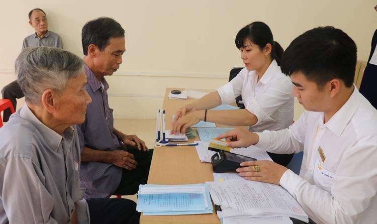 Đề xuất không khen thưởng, vinh danh đơn vị chậm đóng BHXH, BHYT, BHTN