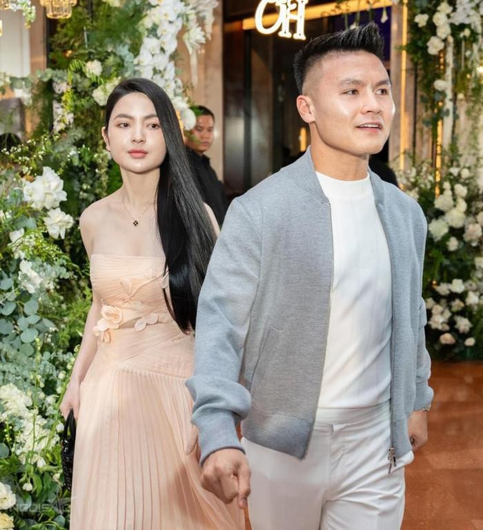 Rộ tin Quang Hải và bạn gái chuẩn bị đám hỏi, bất ngờ với phản ứng người trong cuộc Ảnh 2