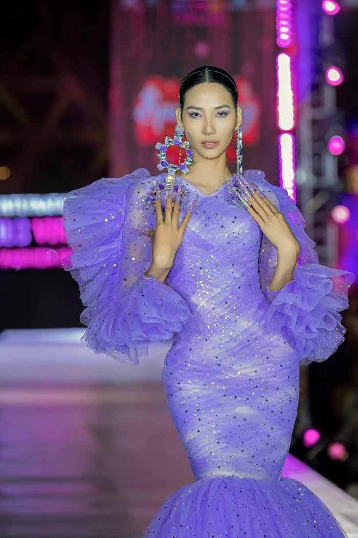 Có thể là hình ảnh về 1 người