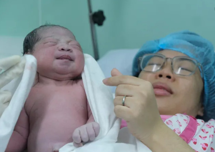 'Cưng xỉu' những em bé chào đời vào khoảnh khắc đầu tiên của năm 2024 Ảnh 2
