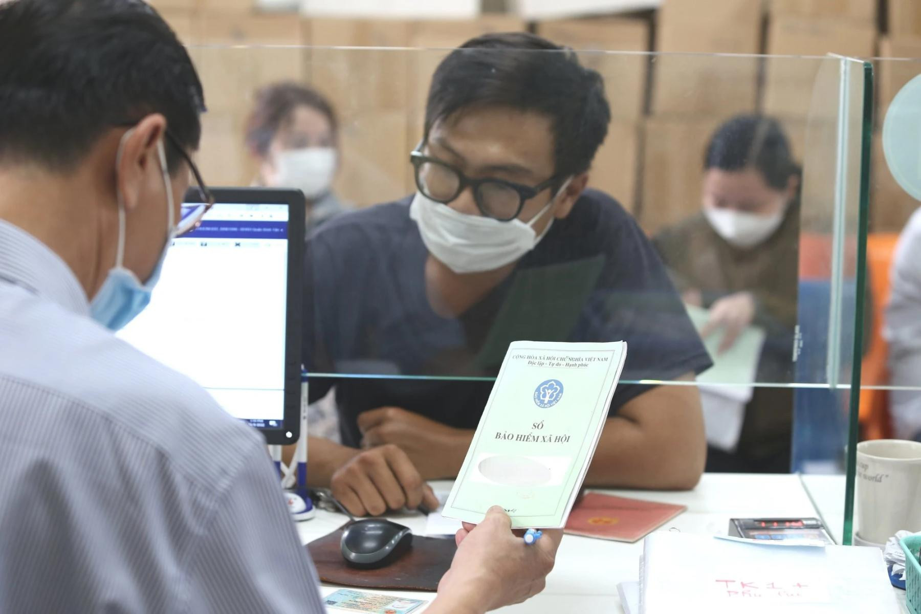 Đề xuất mức điều chỉnh tiền lương, thu nhập đóng BHXH qua các năm
