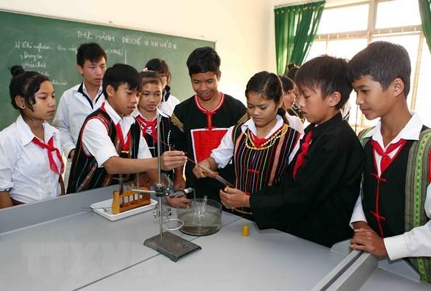 Đề xuất giao Bộ GD&ĐT phát hành, in ấn sách giáo khoa tiếng dân tộc thiểu số