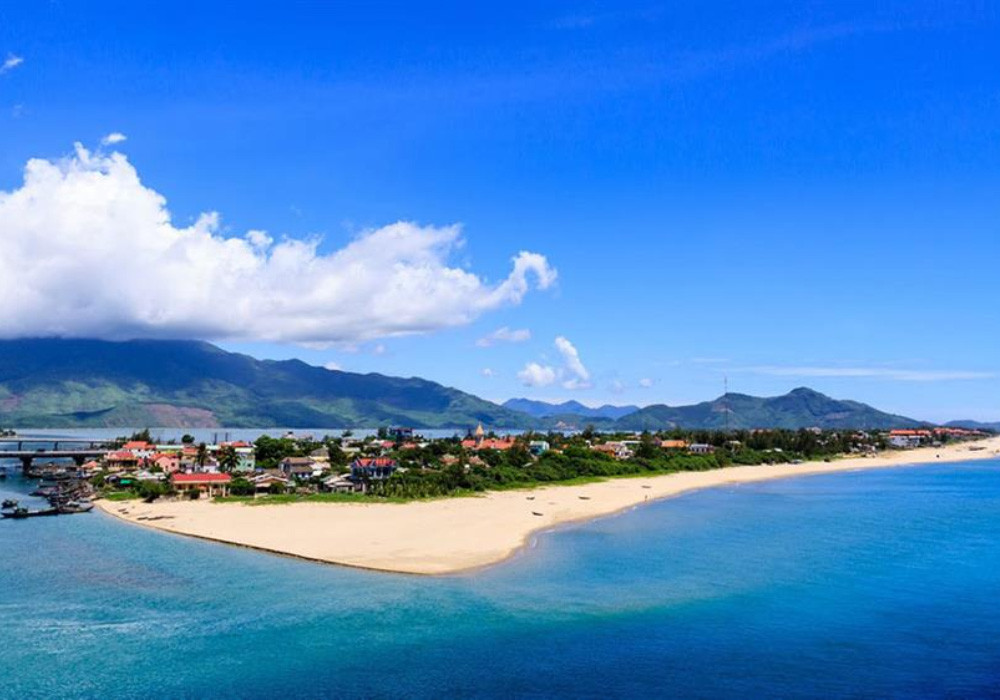 Báo quốc tế gợi ý ghé thăm những điểm đến "tiềm ẩn" của Việt Nam - Ảnh 5.