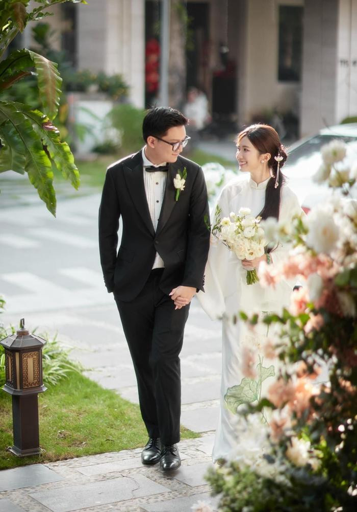 Sao phim 'Thương Ngày Nắng Về' bất ngờ lên xe hoa, chú rể là cháu NSƯT Chí Trung Ảnh 1